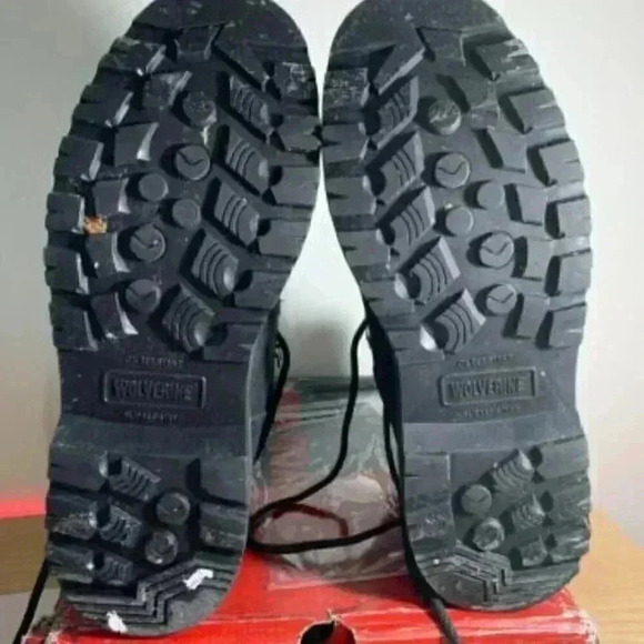 L516. Wolverine- Black- US 9 Men's WIDE - Picture 2 of 5